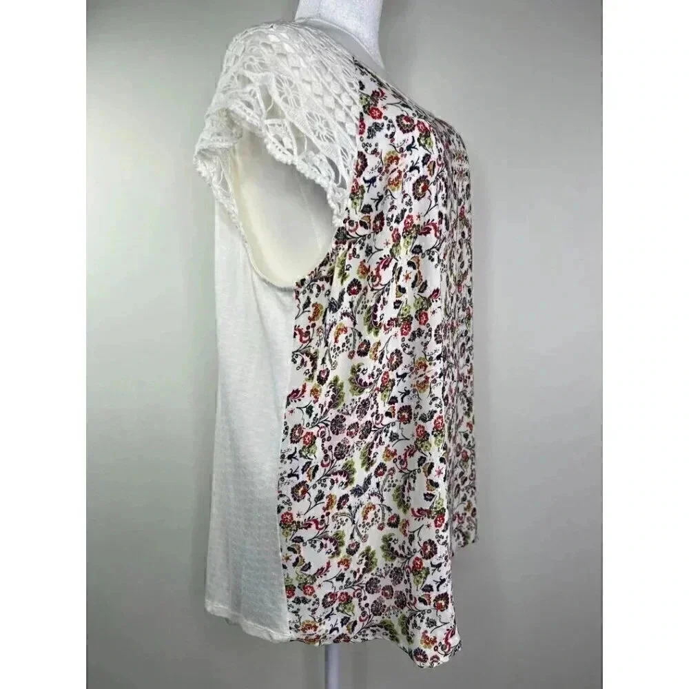 Crochet Sleeve Floral Blouse - Spring/Summer - Loose Fit - Office or Casual 1X